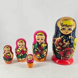 Vintage Set of 5 Wooden Russian Nesting Dolls Matryoshka Hand Painted